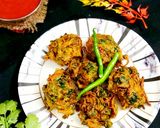 मेथी,पालक, प्याज के लच्छा पकोड़े रेसिपी चरण 4 फोटो