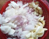 এগ চিকেন নুডলস(Egg chicken noodles recipe in Bengali) রেসিপির ধাপ 1 ছবি