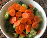 Foto del paso 1 de la receta: Brócoli con zanahoria al microondas 🥦 🥕