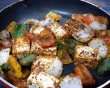 A picture of step 10 of Kadhai Paneer.