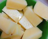 Hình bước làm 1 của món Khoai tây xào đọt bí
