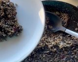 Foto del paso 15 de la receta: Arroz negro 🦑 con mayonesa de ajo🧄!