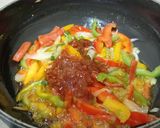 A picture of step 3 of Colourful Schezwan Noodles.