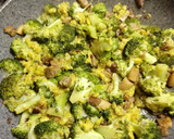 Foto del paso 9 de la receta: Revuelto de brócoli con setas vegano
