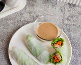 Foto langkah ke 5 dari resep Vietnamese Spring Rolls.