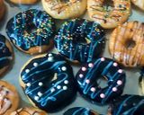 صورة لخطوة 3 من وصفة دونات سهل ولذيذ 😋🍩