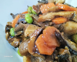 Foto del paso 8 de la receta: Wok de pollo con setas, edamame y salsa de ostras