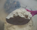 A picture of step 1 of Olive cracker.