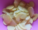Foto del paso 1 de la receta: Guarnición de patatas y calabacín