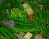 Foto langkah ke 2 dari resep Sayur Asam Kacang & Timun.