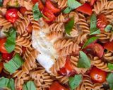 Foto del paso 6 de la receta: Fusilli con queso brie de cabra, tomatitos cherry y albahaca 🍝Pasta seca sin gluten con queso brie