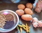 आलू कलौंजी (Aloo kalonji recipe in Hindi) रेसिपी चरण 1 फोटो