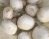 A picture of step 2 of Dry Mushroom Mater Masala.