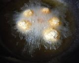 A picture of step 2 of Paneer Balls Curry.