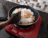 Foto langkah ke 5 dari resep Bihun Goreng.