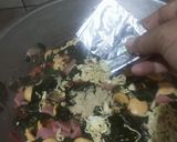 Foto langkah ke 5 dari resep Mie Kuah Daun Pepaya Jepang.