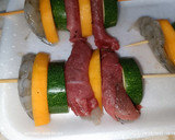 Foto del paso 5 de la receta: Brochetas de carpaccio de ternera, rellenos de langostinos 🦐🦐