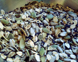 Foto del paso 1 de la receta: Crackers de semillas y avena