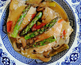 Foto del paso 8 de la receta: Contramuslos de pollo con espárragos
