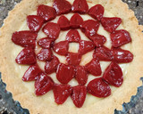 Foto del paso 6 de la receta: Tarta de frutillas con crema pastelera 🍓🍰