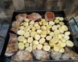 Foto del paso 2 de la receta: Bondiolas de cerdo con champiñones al Roquefort a la planchetta