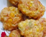 Foto langkah ke 4 dari resep Perkedel jagung bumbu Iris.