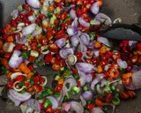 Foto langkah ke 3 dari resep Tempe Goreng Sambal Matah.
