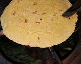मक्का की रोटी(makka ki roti recipe in hindi) रेसिपी चरण 3 फोटो