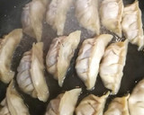 Foto del paso 8 de la receta: Gyozas 🥟 de gamba 🦐 y calamar 🦑