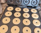 Foto del paso 5 de la receta: Mini donas de queso en máquina de donas 1️⃣7️⃣