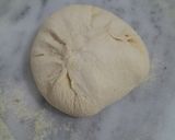 صورة لخطوة 5 من وصفة مينى خبز خمير محشي🧀🥞