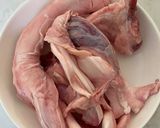 Hình bước làm 1 của món Cải chua xào gân bò