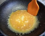 รูปขั้นตอนการทำที่ 3 ของ ข้าวไข่ข้นกุ้ง