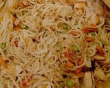 Kínai zöldséges tészta csirkemellel recept fázis 4 fotója