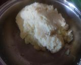 A picture of step 4 of Gajar Ka Halwa with instant mava.