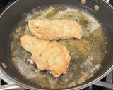 A picture of step 1 of Chicken Marsala.