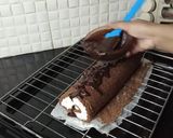A picture of step 16 of Snickers Chocolate Roll Cake.