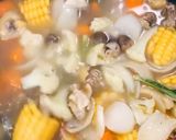 Hình bước làm 2 của món Súp gà nấu nui