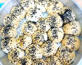 صورة لخطوة 1 من وصفة 🥖🥐🫓🍞 خلية النحل الهشة بالجبن