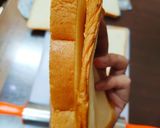 Foto langkah ke 1 dari resep Strawberry French Toast Roll-Ups.