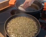 Foto del paso 2 de la receta Calamar a la plancha con habas