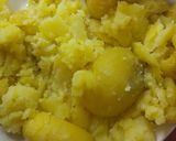 Foto del paso 1 de la receta: Tortilla con patatas cocidas