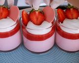 A picture of step 12 of Creamy Strawberry Milk Jelly Pudding.