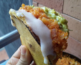 Foto del paso 7 de la receta: Arepas🍘🌽 rellenas de salteado de zanahoria🥕, aguacate y queso🧀