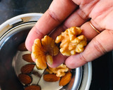கிரேமே ட்ரை நட்ஸ் ஐஸ் கிரீம் (Creme dried nuts ice cream) ரெசிபி ஸ்டேப் 1 புகைப்படம்