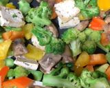 A picture of step 1 of Broccoli,Bell pepper and Mushroom salad.