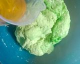 Foto langkah ke 5 dari resep Roti Tawar Pandan Kukus (no mixer).