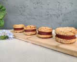 Foto del paso 3 de la receta: Alfajores de avena y coco con membrillo