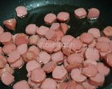 Foto langkah ke 1 dari resep Tumis Sawi Wortel Telur Sosis.