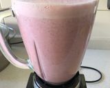 Foto del paso 2 de la receta: Leche con frutillas